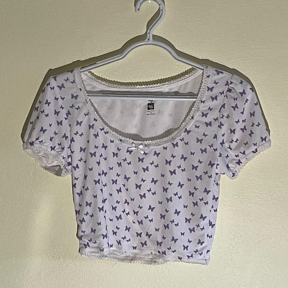 ME TO WE BUTTERFLY CROPPED TEE